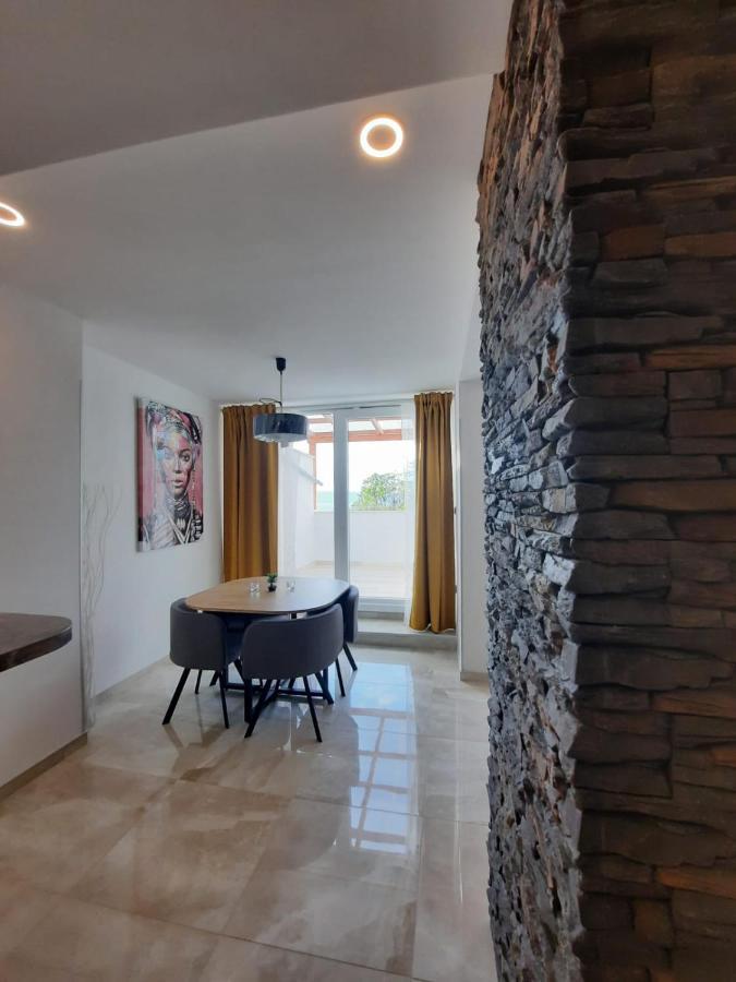 Njivice, Otok Krk, Apartman Dora Exterior foto