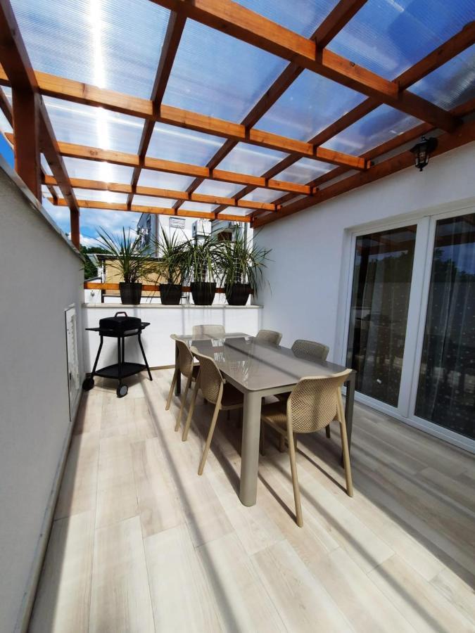 Njivice, Otok Krk, Apartman Dora Exterior foto
