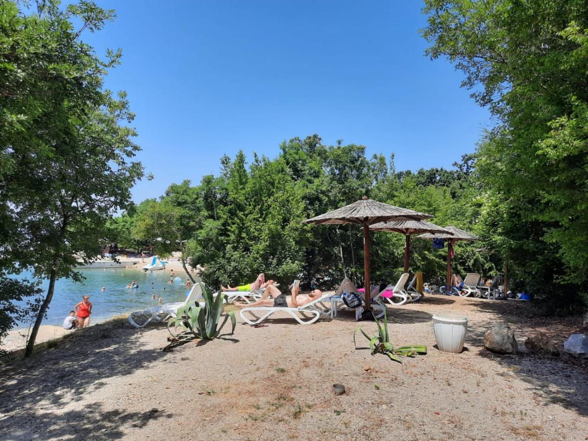 Njivice, Otok Krk, Apartman Dora Exterior foto