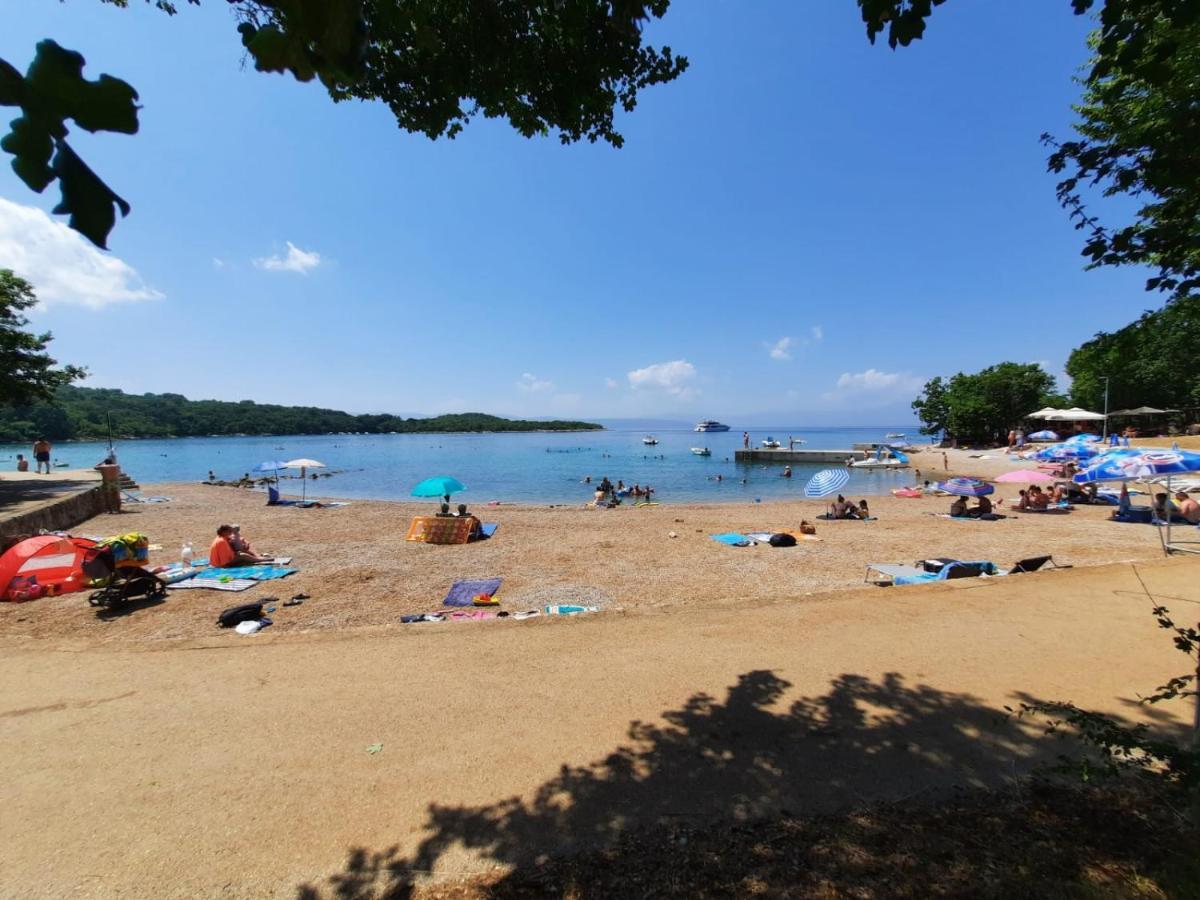 Njivice, Otok Krk, Apartman Dora Exterior foto
