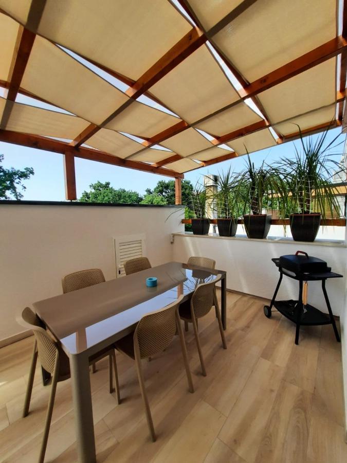 Njivice, Otok Krk, Apartman Dora Exterior foto